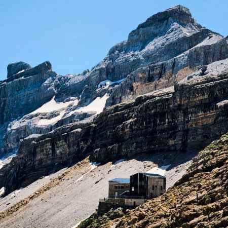 دلکش ( ورژن هوش مصنوعی ) خانه عشق و صفا