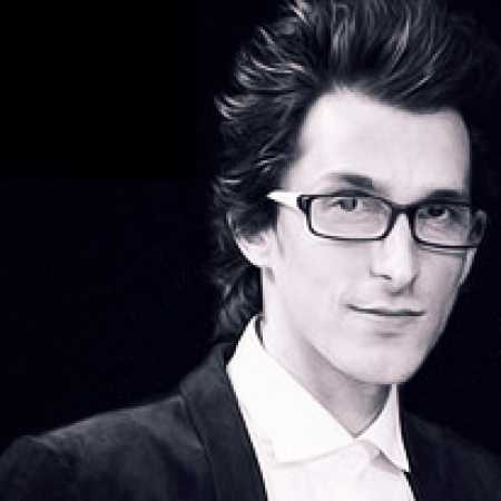 شادمهر عقیلی ( ورژن هوش مصنوعی ) برگردی به عقب