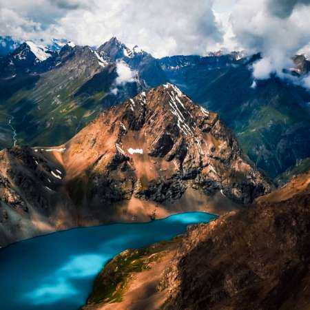 شهره ( ورژن هوش مصنوعی ) گل به دست هم بدین