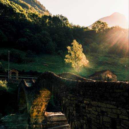 مهستی ( ورژن هوش مصنوعی ) همینجوری بمونم