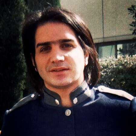 محسن یگانه ( ورژن هوش مصنوعی ) مات تصویر توام