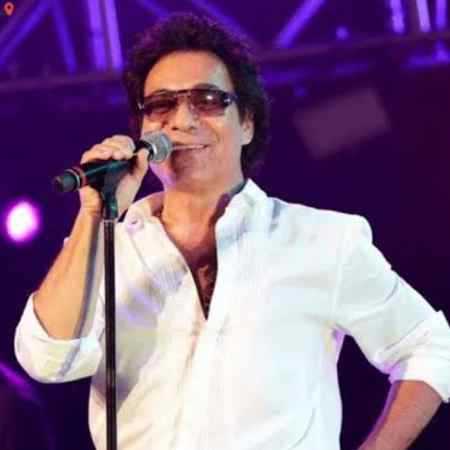 اندی ( ورژن هوش مصنوعی ) توطلای نابی تو گلی کمیابی