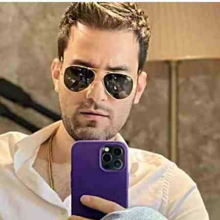 مهدی احمدوند ( ورژن هوش مصنوعی ) یه فرقی دارم من با همه