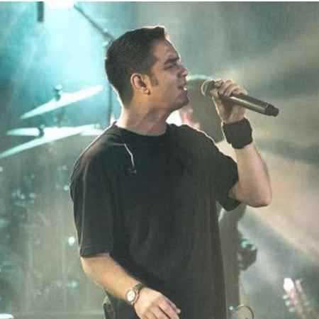 محسن یگانه ( ورژن هوش مصنوعی ) دلکم