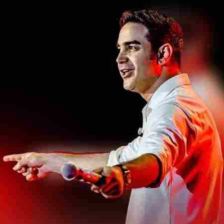 محسن یگانه ( ورژن هوش مصنوعی ) با من غریبگی نکن