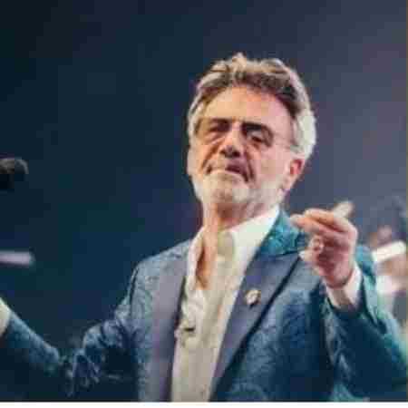 معین ( ورژن هوش مصنوعی ) بزرگ نشیم کاش چون دلتنگی داره