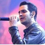 دانلود آهنگ محسن یگانه ( ورژن هوش مصنوعی ) به نام عشق که اینجور دلخوشی