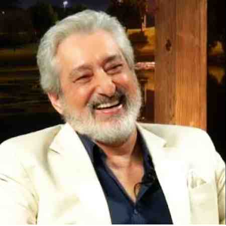 ابی ( ورژن هوش مصنوعی ) برگهای زرد و خسته