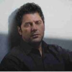 دانلود آهنگ مهدی فتوحی به نام میگذریم از این سیاهی