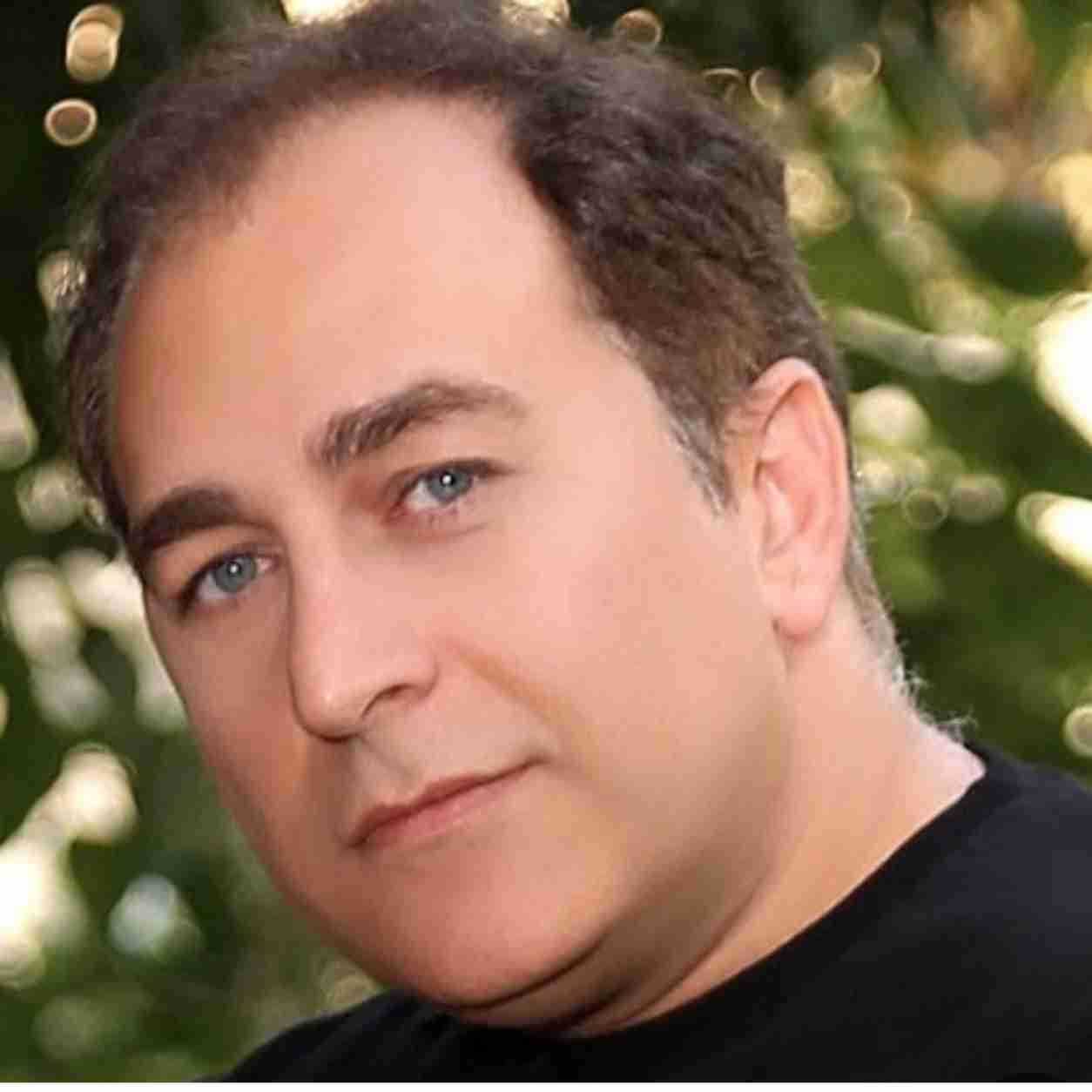 افشین اخوان بغض نشسته تو صدام