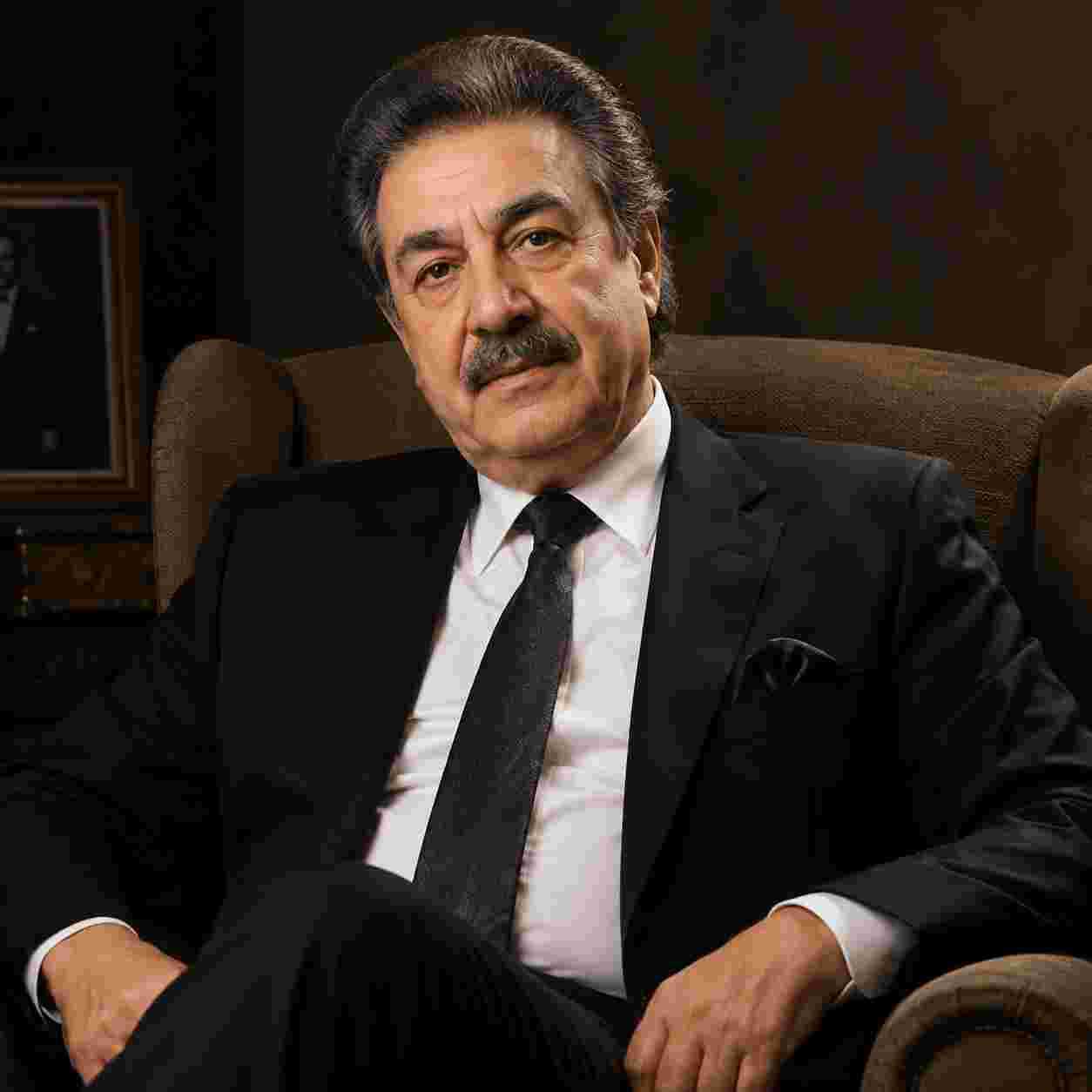 ایرج ( ورژن هوش مصنوعی ) لم بده برام رو صندلی